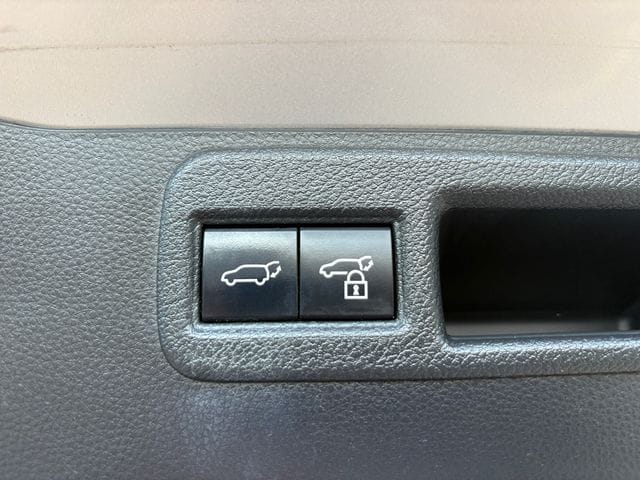 2021 Toyota Venza LE - Photo 27