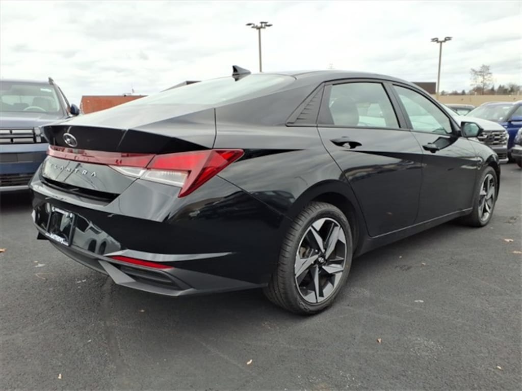 Used 2023 Hyundai Elantra SEL Sedan