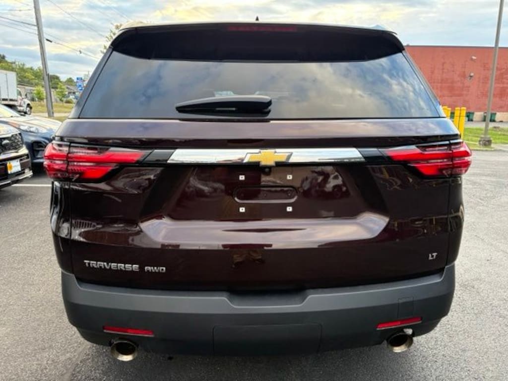 Used 2023 Chevrolet Traverse LT Leather SUV
