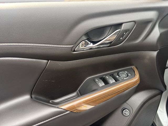 2023 GMC Acadia SLE - Photo 11