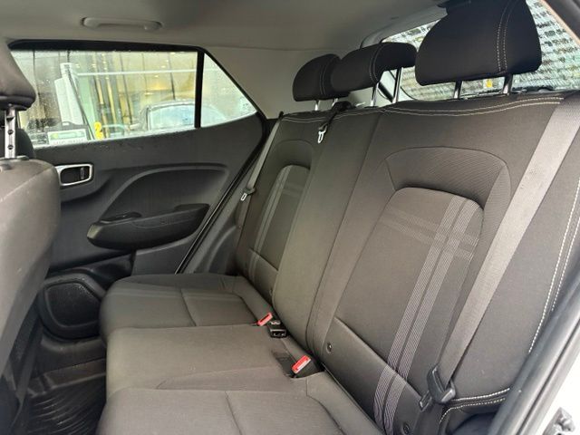 2022 Hyundai Venue SEL - Photo 16
