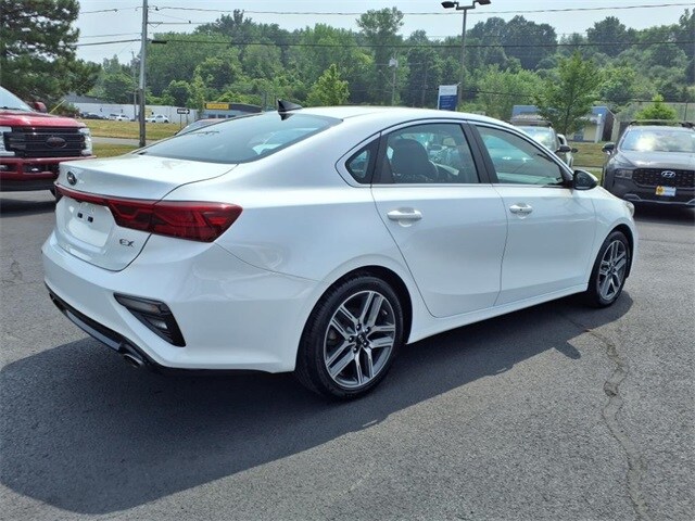 2021 Kia Forte EX photo 2