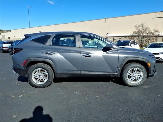 2025 Hyundai Tucson SE - Photo 6