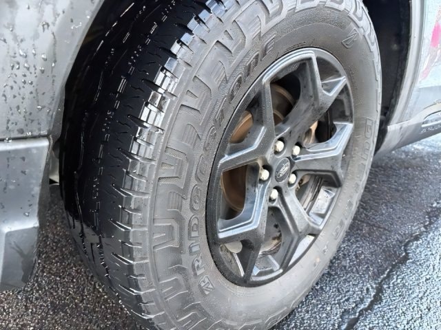 Additional photo of vehicle.