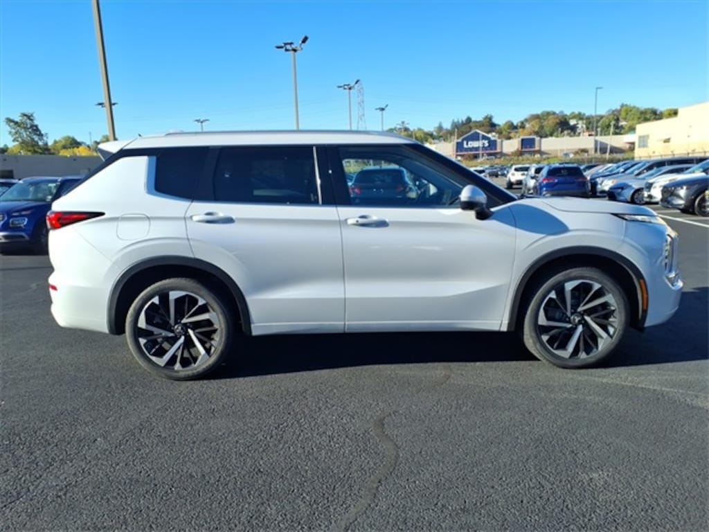 Used 2022 Mitsubishi Outlander SEL CUV