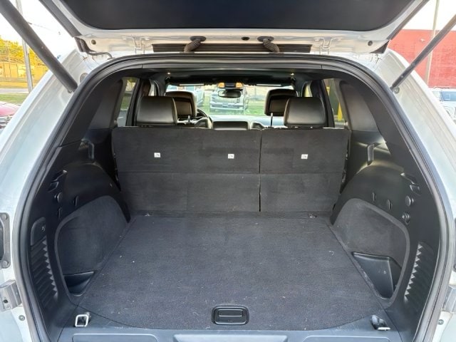 Additional photo of vehicle.