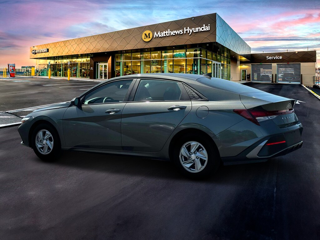 New 2025 Hyundai Elantra SE Sedan