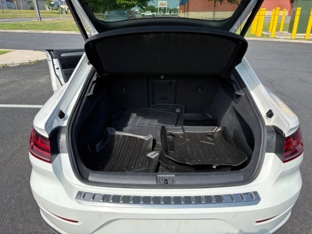 Additional photo of vehicle.
