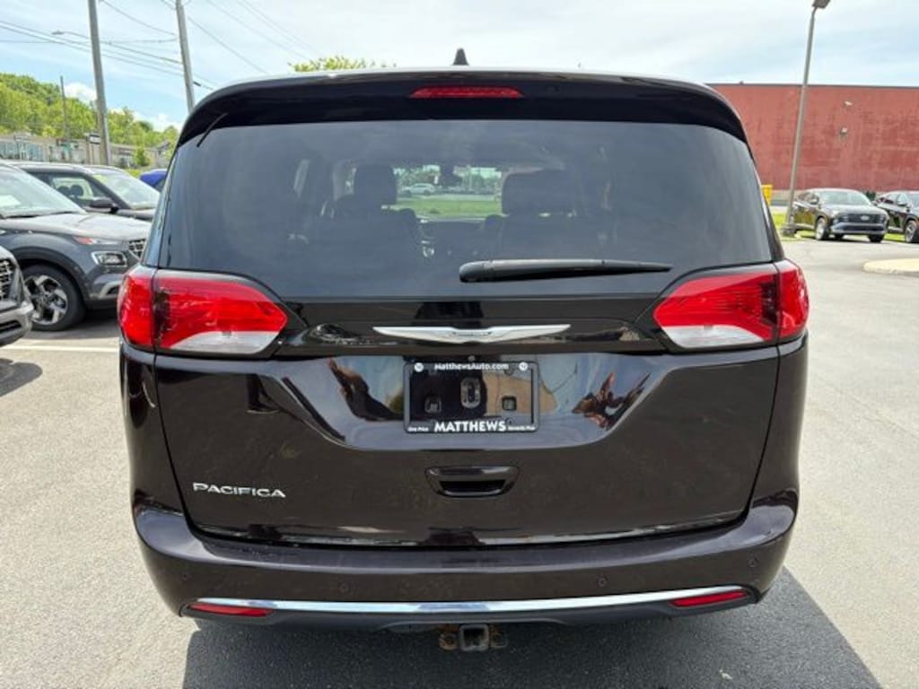 Used 2017 Chrysler Pacifica Touring-L Plus Van