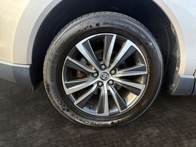 2021 Toyota Venza LE - Photo 10