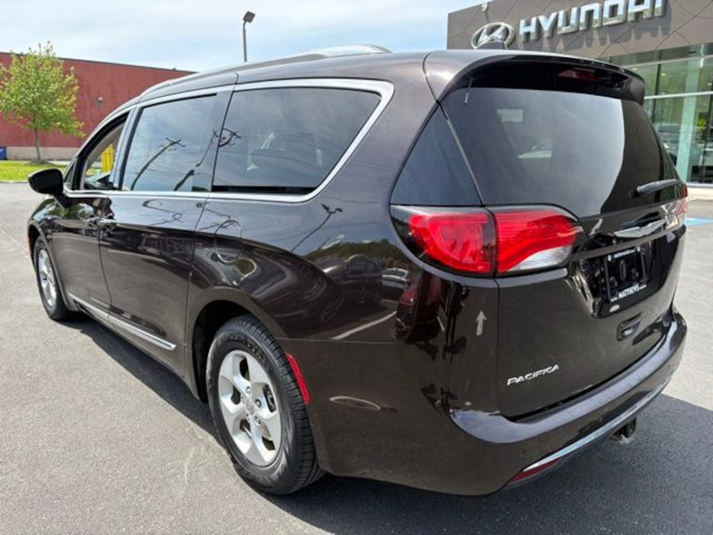 Used 2017 Chrysler Pacifica Touring-L Plus Van