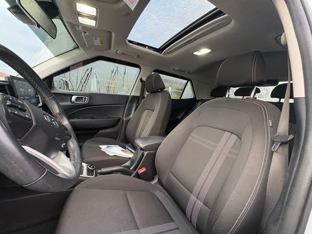 2022 Hyundai Venue SEL - Photo 15