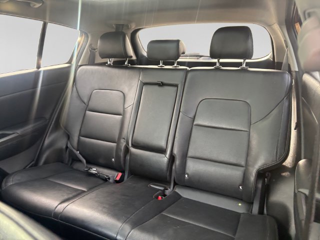 Additional photo of vehicle.