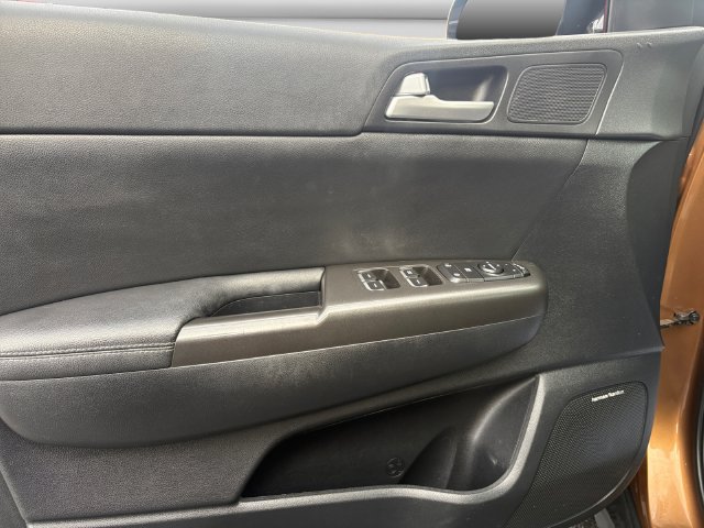 Additional photo of vehicle.