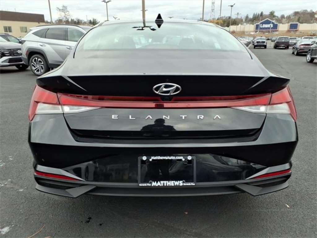 Used 2023 Hyundai Elantra SEL Sedan