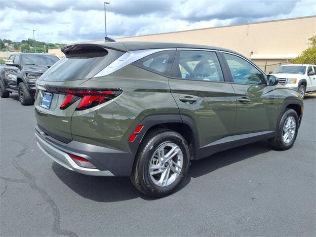 2025 Hyundai Tucson SE photo 3