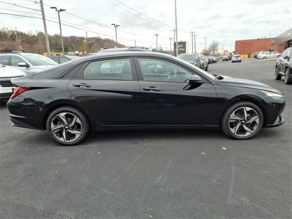 Used 2023 Hyundai Elantra SEL Sedan