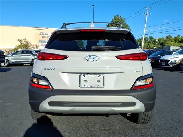 2023 Hyundai Kona SEL photo 3