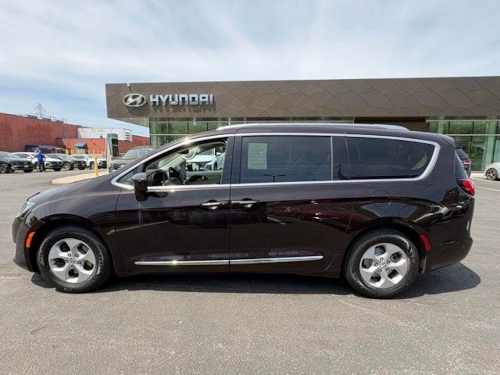 Used 2017 Chrysler Pacifica Touring-L Plus Van