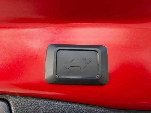 2024 Toyota RAV4 SE - Photo 29