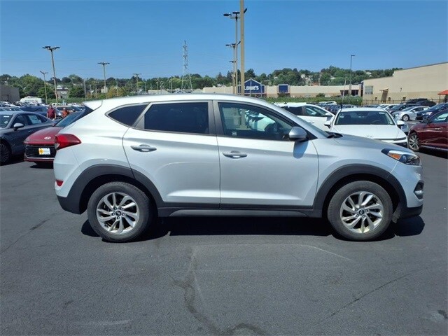 2018 Hyundai Tucson SE photo 2