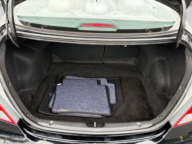 Additional photo of vehicle.