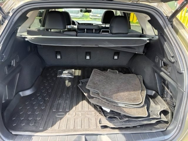 Additional photo of vehicle.