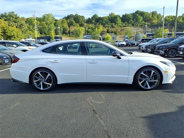 2023 Hyundai Sonata SEL Plus photo 2