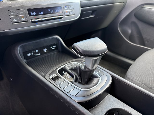 2025 Hyundai Kona SEL - Photo 24