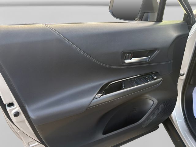 2021 Toyota Venza LE - Photo 11