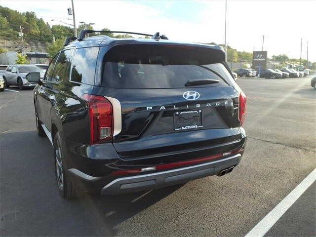 2023 Hyundai Palisade SEL photo 2