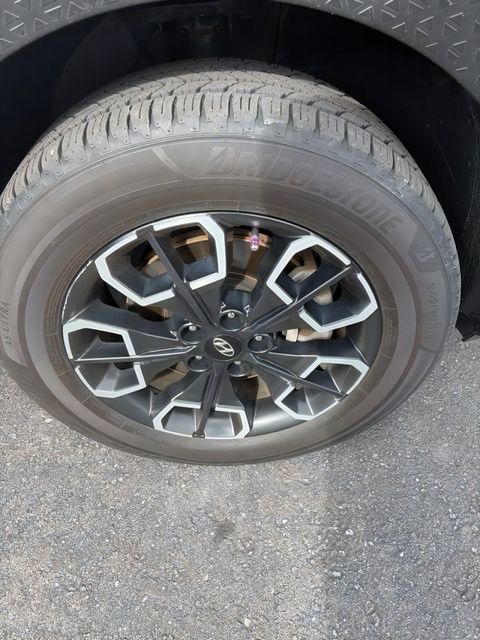 Additional photo of vehicle.