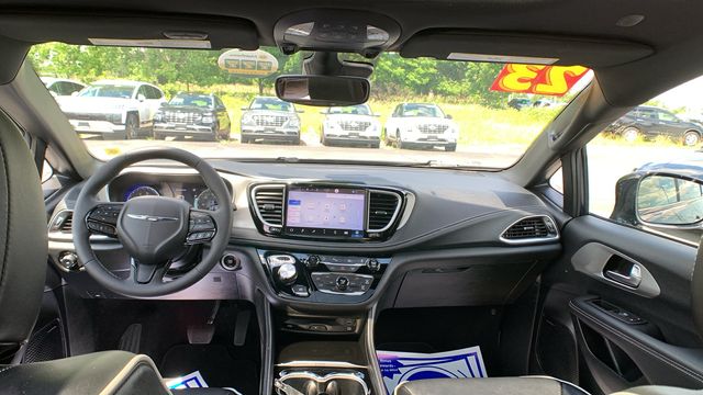 2023 Chrysler Pacifica Limited - Photo 19
