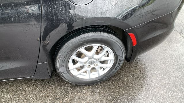 2023 Chrysler Pacifica Touring L - Photo 30