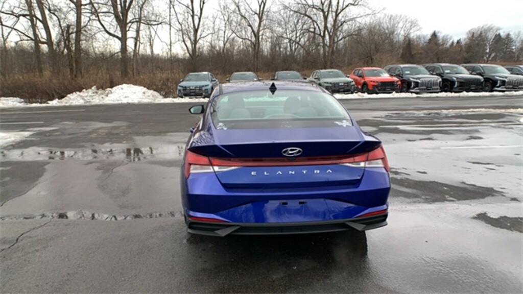 Used 2022 Hyundai Elantra SEL Sedan