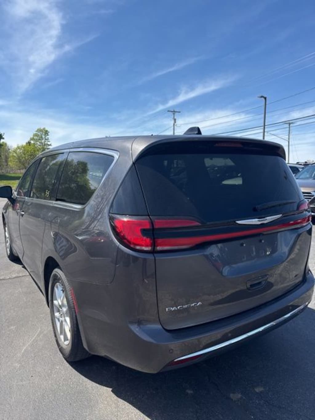 Used 2023 Chrysler Pacifica Touring L Van Passenger Van
