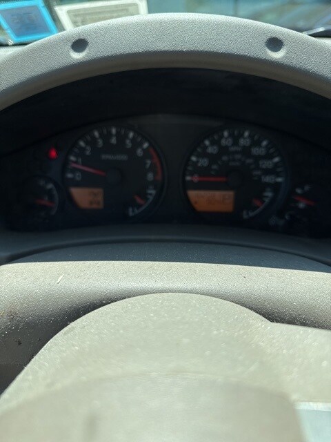2012 Nissan Frontier SV Crew Cab photo 4