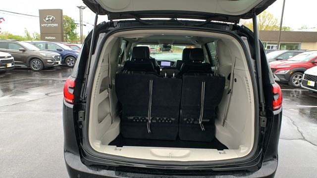 2023 Chrysler Pacifica Touring L - Photo 22
