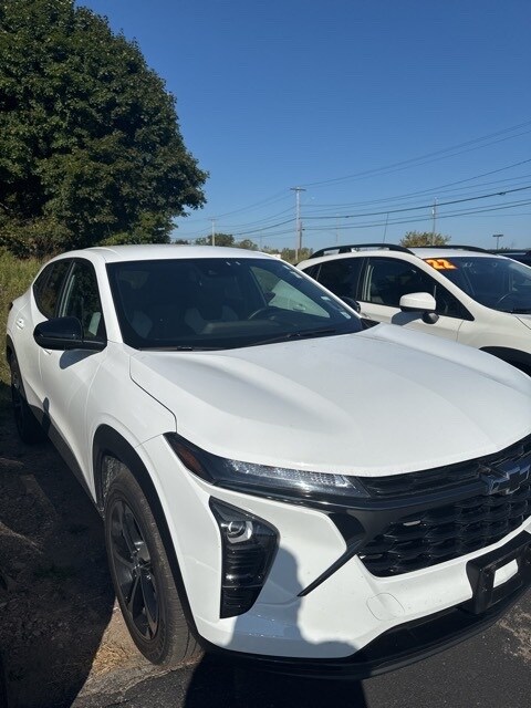 2024 Chevrolet Trax photo 3