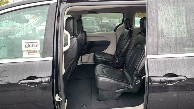 2023 Chrysler Pacifica Touring L - Photo 17