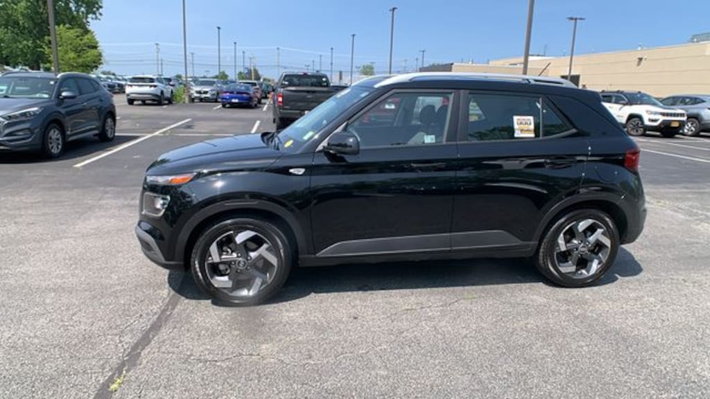 Used 2026 Hyundai Venue SEL SUV