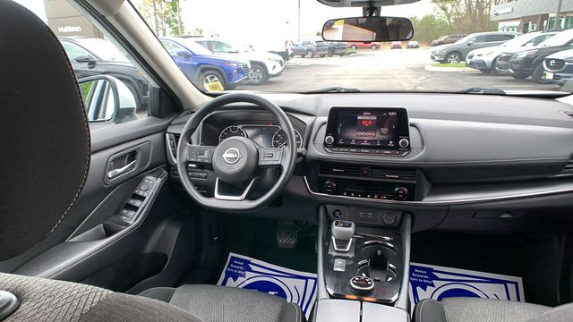 2024 Nissan Rogue SV - Photo 19