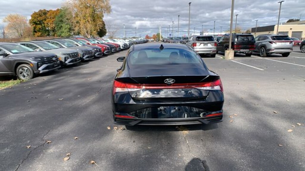 Certified 2023 Hyundai Elantra SE Sedan