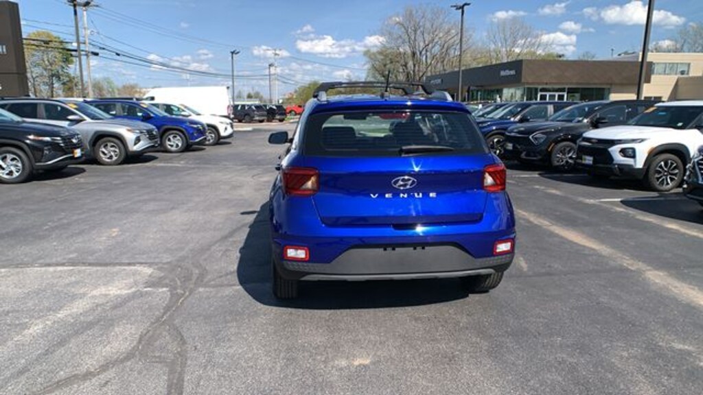 Certified 2023 Hyundai Venue Limited SUV