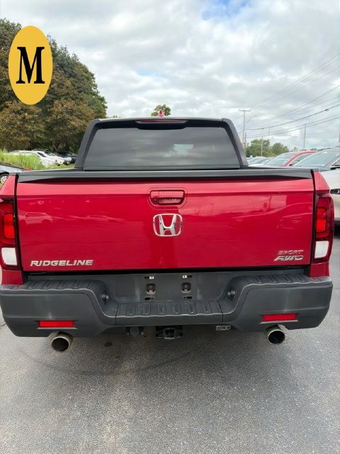 Additional photo of vehicle.