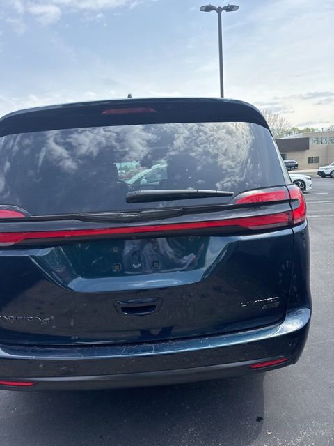 2023 Chrysler Pacifica Limited - Photo 15