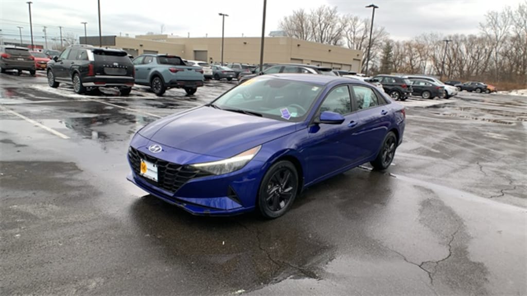 Used 2022 Hyundai Elantra SEL Sedan