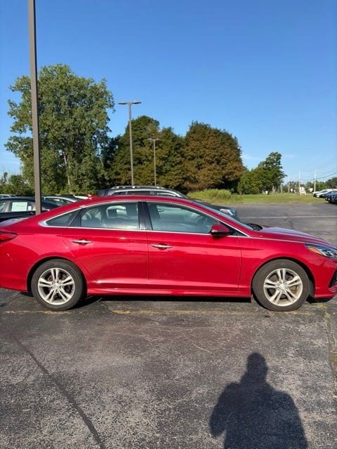 Additional photo of vehicle.