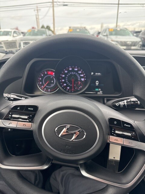 2023 Hyundai Elantra SE photo 2