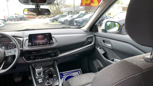 2024 Nissan Rogue SV - Photo 20